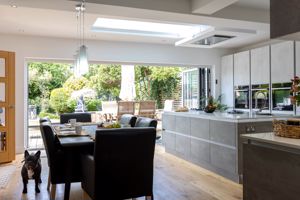 Kitchen Dining- click for photo gallery